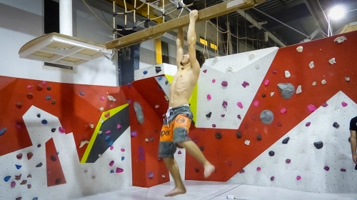 Hard Bloc Climbing Gym