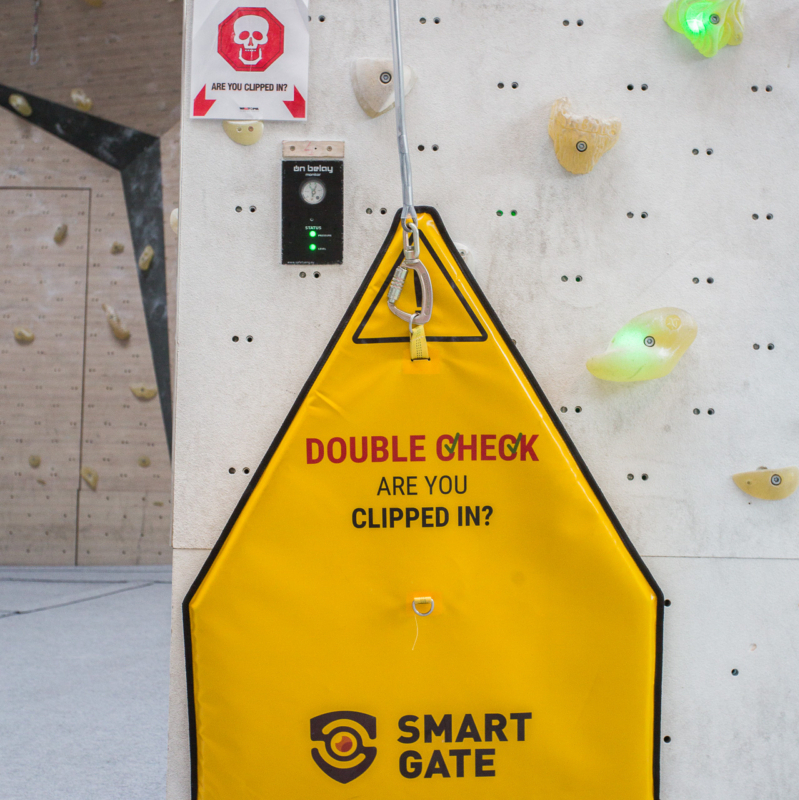 Smart Gate - climbing safety device for autobelays