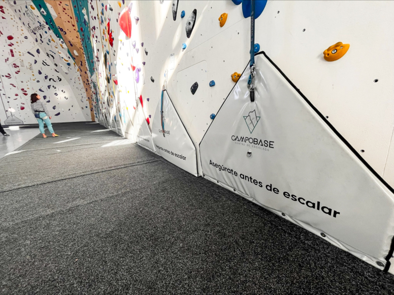 Walltopia 自动保护安全闸门，Climbmat 地毯面层绳索攀岩垫