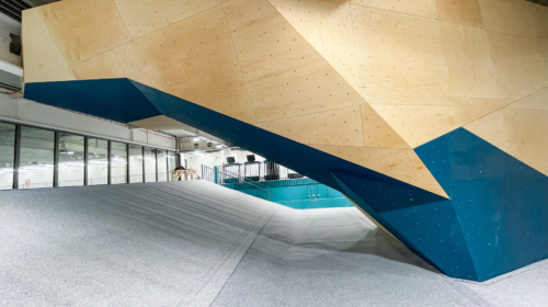 Gravity Boulder – Pool