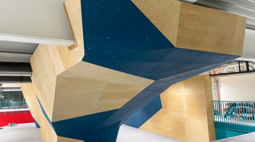 Gravity Boulder – Pool