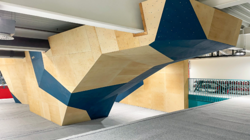 Gravity Boulder – Pool