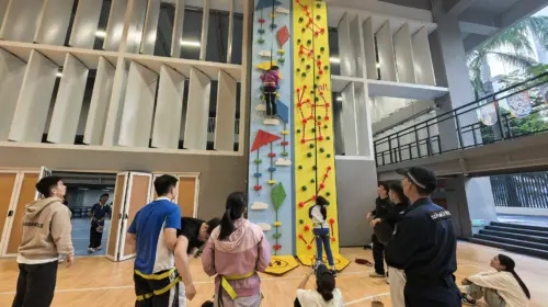 Fun Walls at Longgang School
